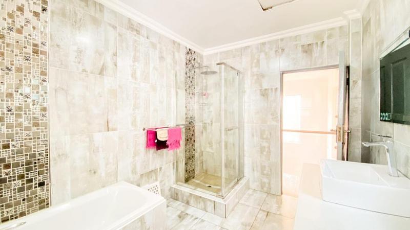 4 Bedroom Property for Sale in Ninapark Gauteng