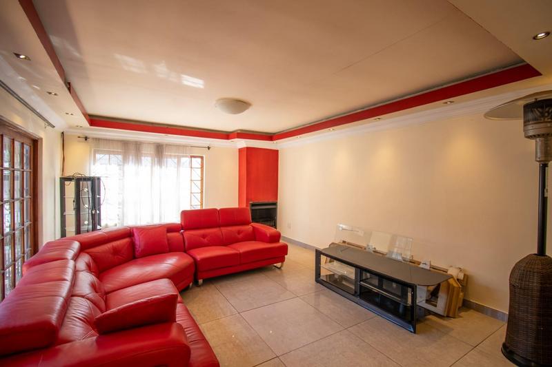 4 Bedroom Property for Sale in Theresa Park Gauteng