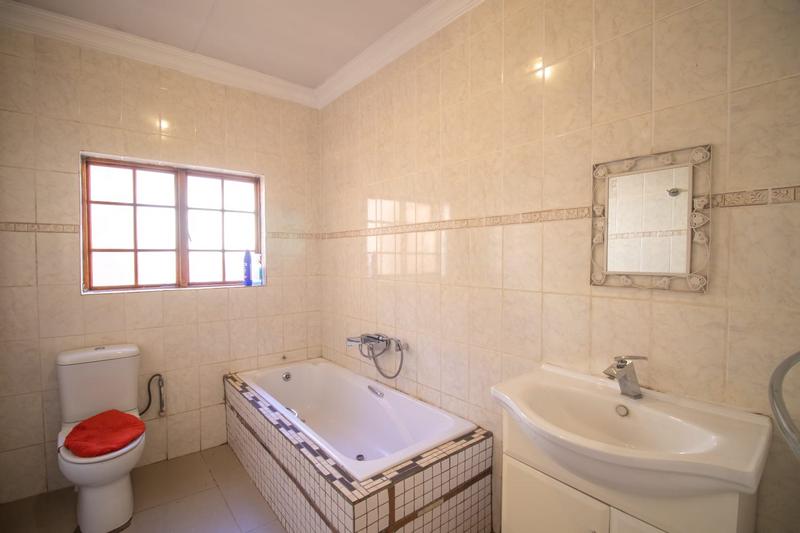 4 Bedroom Property for Sale in Theresa Park Gauteng