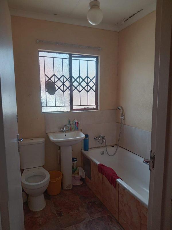 2 Bedroom Property for Sale in Soshanguve VV Gauteng