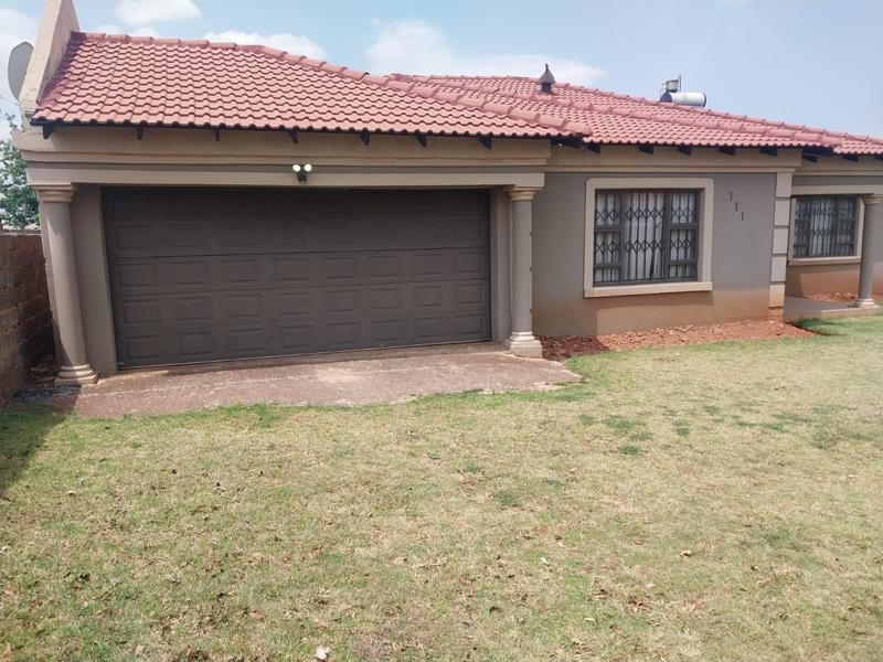 To Let 4 Bedroom Property for Rent in Dawn Park Gauteng