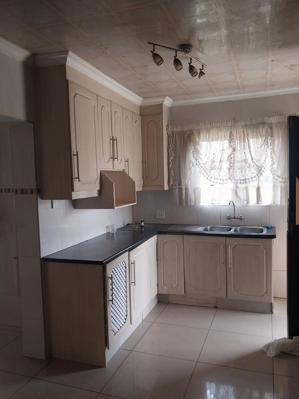 To Let 4 Bedroom Property for Rent in Dawn Park Gauteng