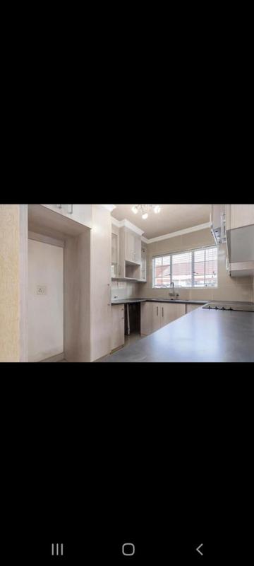 To Let 3 Bedroom Property for Rent in Garsfontein Gauteng