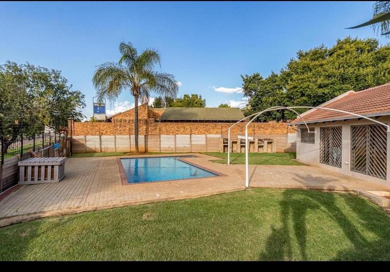 To Let 3 Bedroom Property for Rent in Garsfontein Gauteng
