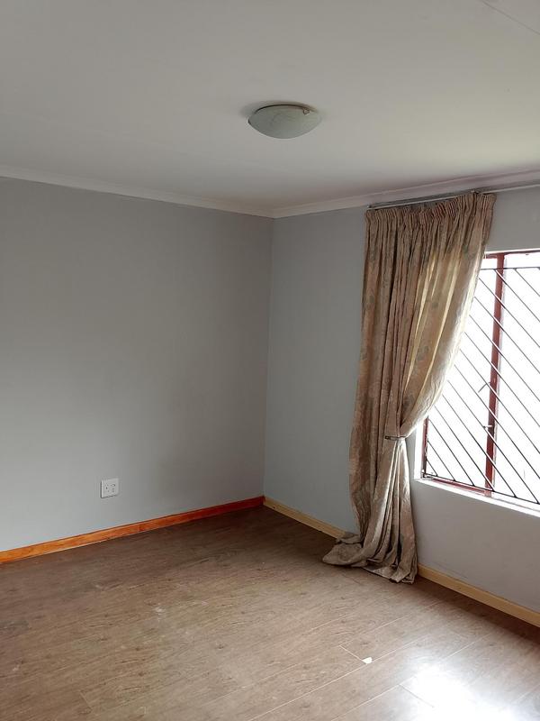 2 Bedroom Property for Sale in Cosmo City Gauteng