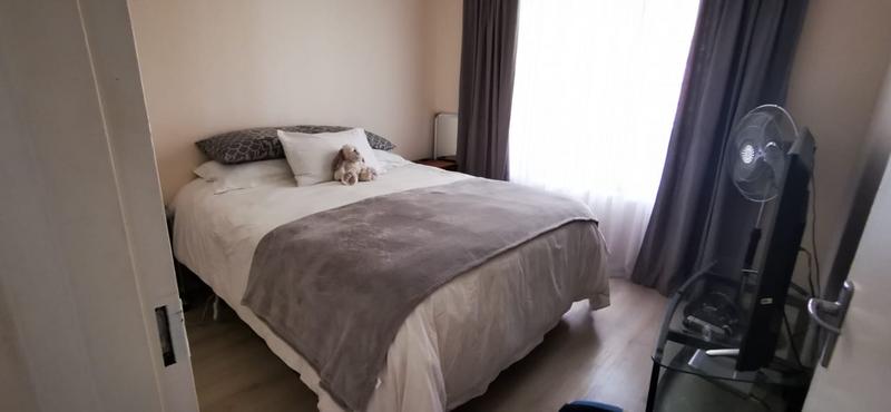 1 Bedroom Property for Sale in Sunninghill Gauteng