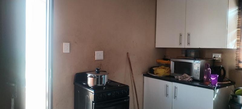 To Let 2 Bedroom Property for Rent in Palm Ridge Gauteng