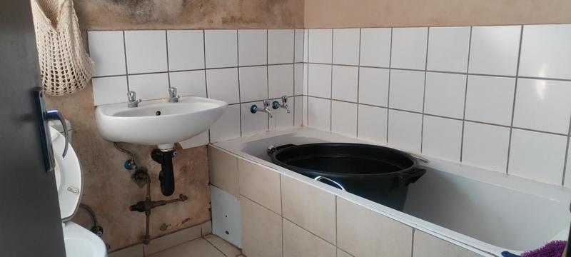 To Let 2 Bedroom Property for Rent in Palm Ridge Gauteng