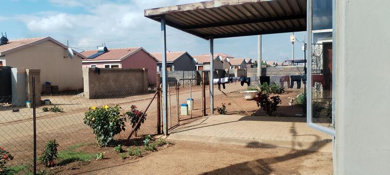To Let 2 Bedroom Property for Rent in Palm Ridge Gauteng