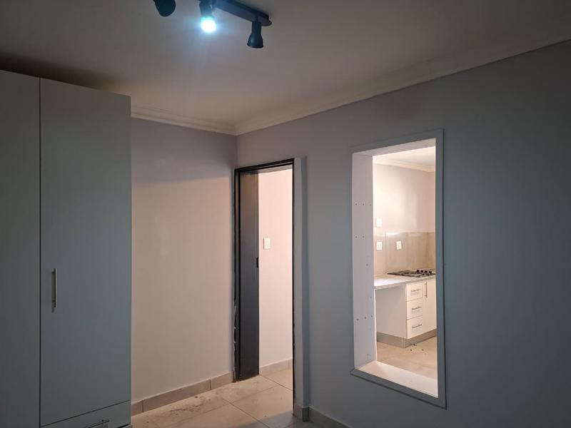 To Let 1 Bedroom Property for Rent in Noordwyk Gauteng