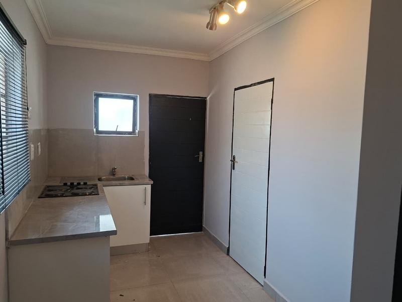To Let 1 Bedroom Property for Rent in Noordwyk Gauteng