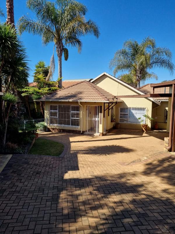 8 Bedroom Property for Sale in Van Riebeeck Park Gauteng