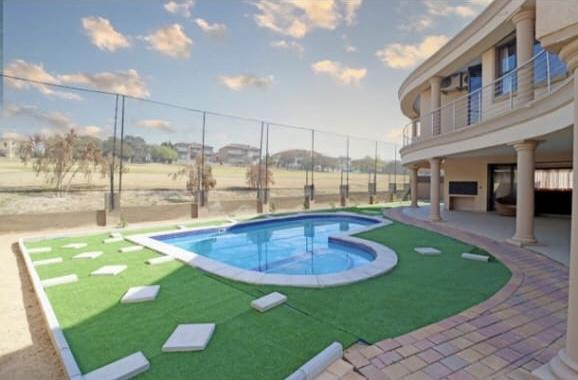 5 Bedroom Property for Sale in Blue Valley Golf Estate Gauteng