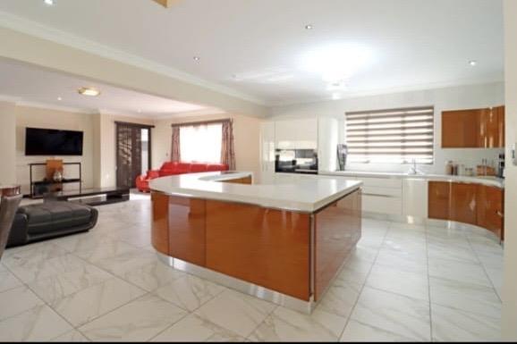5 Bedroom Property for Sale in Blue Valley Golf Estate Gauteng