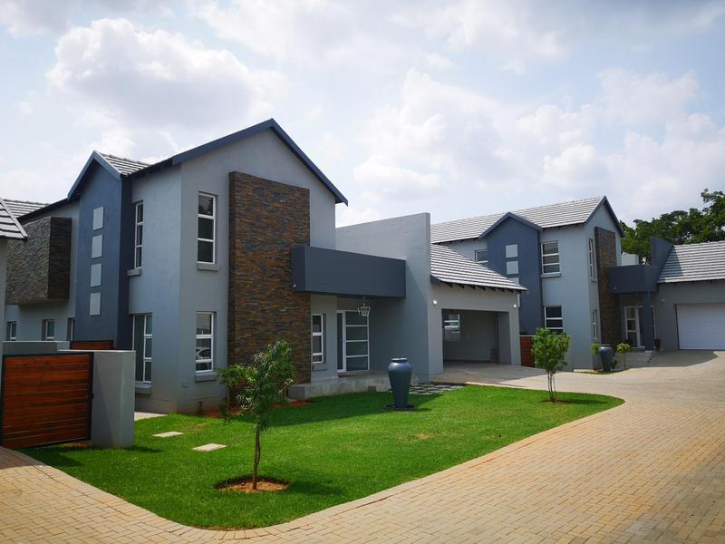 To Let 4 Bedroom Property for Rent in Waterkloof Ridge Gauteng