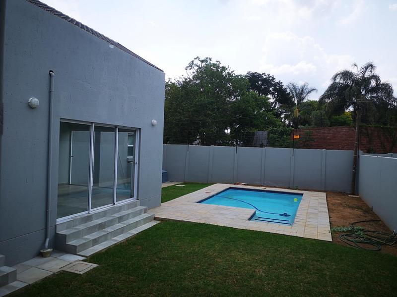 To Let 4 Bedroom Property for Rent in Waterkloof Ridge Gauteng