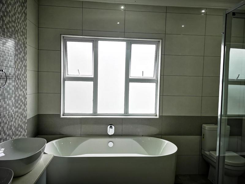 To Let 4 Bedroom Property for Rent in Waterkloof Ridge Gauteng