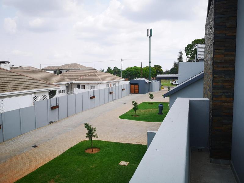To Let 4 Bedroom Property for Rent in Waterkloof Ridge Gauteng