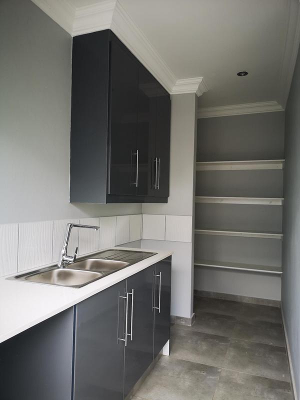 To Let 4 Bedroom Property for Rent in Waterkloof Ridge Gauteng