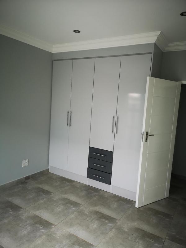 To Let 4 Bedroom Property for Rent in Waterkloof Ridge Gauteng