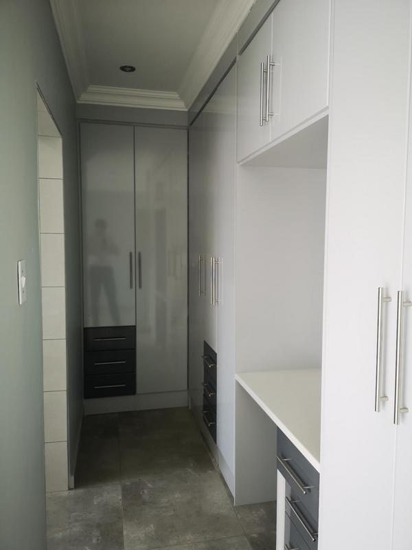 To Let 4 Bedroom Property for Rent in Waterkloof Ridge Gauteng