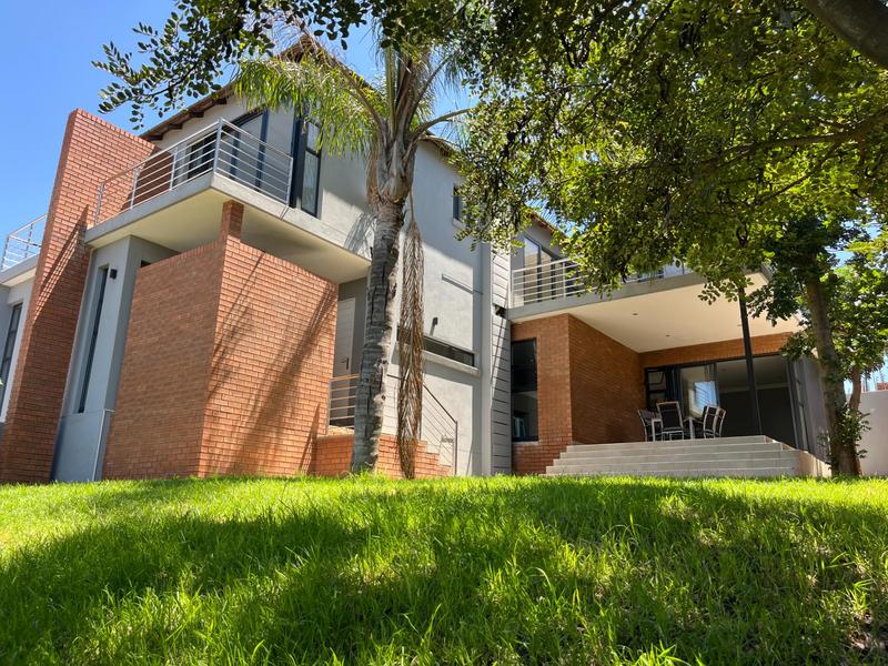 To Let 5 Bedroom Property for Rent in Waterkloof Ridge Gauteng