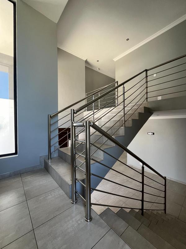 To Let 5 Bedroom Property for Rent in Waterkloof Ridge Gauteng