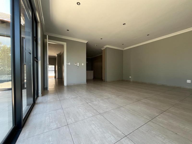 To Let 5 Bedroom Property for Rent in Waterkloof Ridge Gauteng