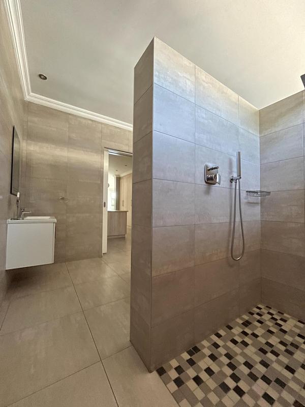 To Let 5 Bedroom Property for Rent in Waterkloof Ridge Gauteng