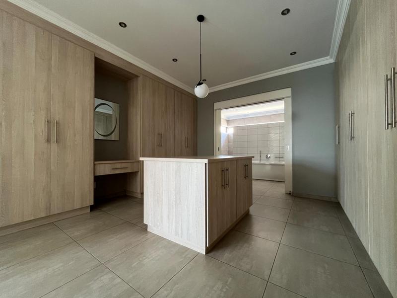 To Let 5 Bedroom Property for Rent in Waterkloof Ridge Gauteng