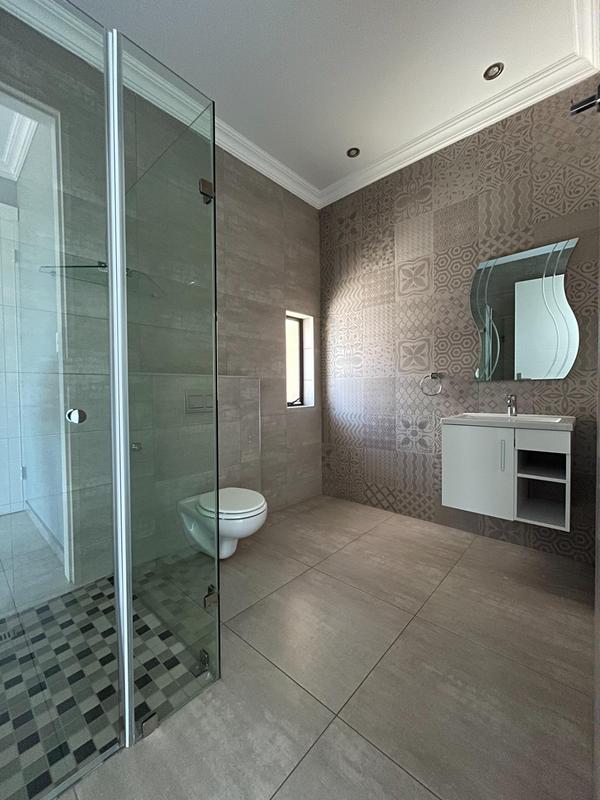 To Let 5 Bedroom Property for Rent in Waterkloof Ridge Gauteng