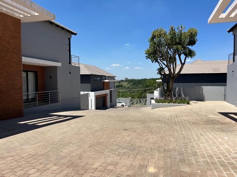 To Let 5 Bedroom Property for Rent in Waterkloof Ridge Gauteng