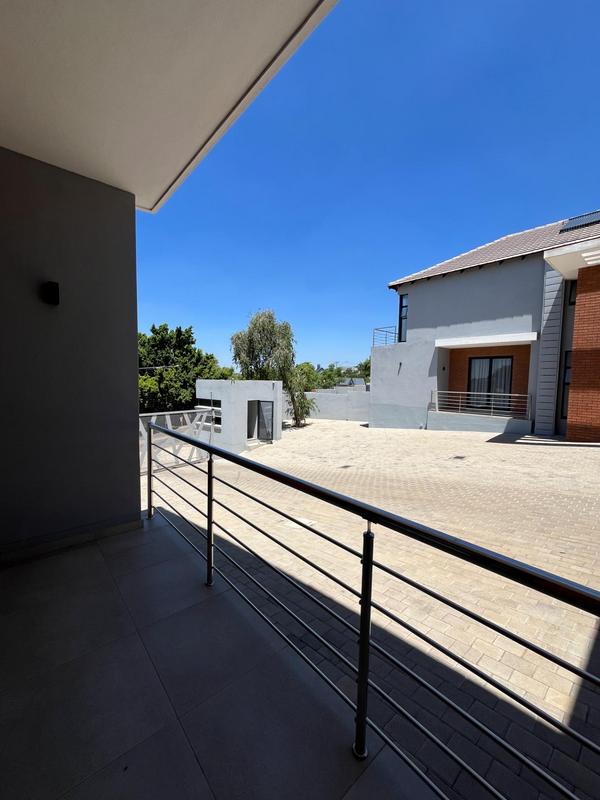 To Let 5 Bedroom Property for Rent in Waterkloof Ridge Gauteng