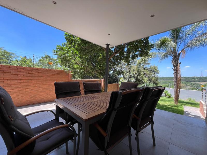 To Let 5 Bedroom Property for Rent in Waterkloof Ridge Gauteng