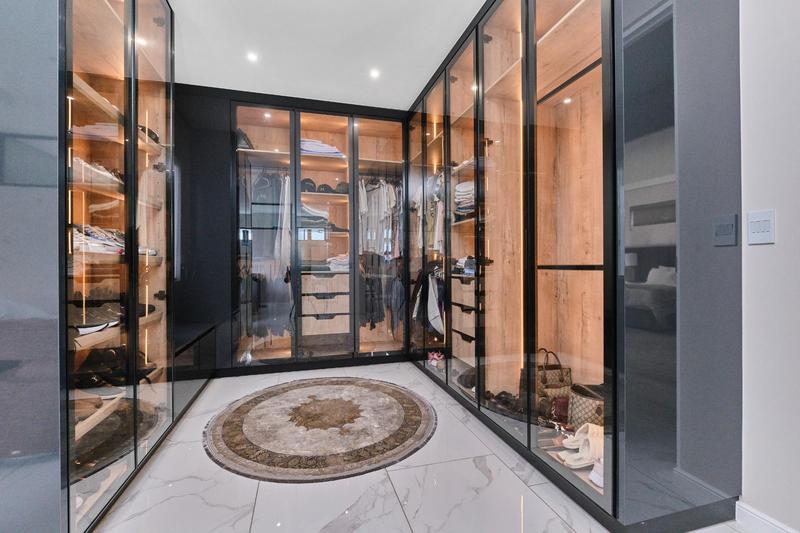 5 Bedroom Property for Sale in Morningside Gauteng