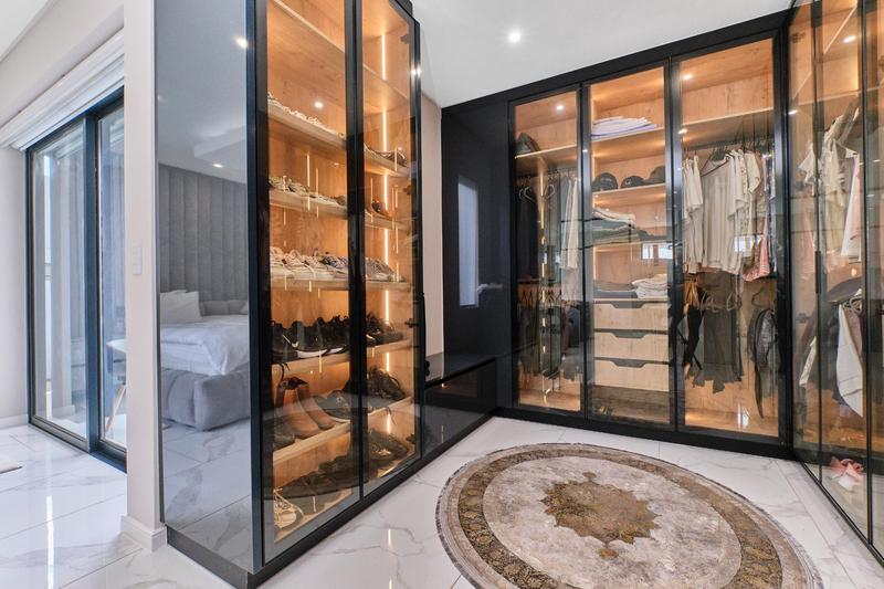 5 Bedroom Property for Sale in Morningside Gauteng