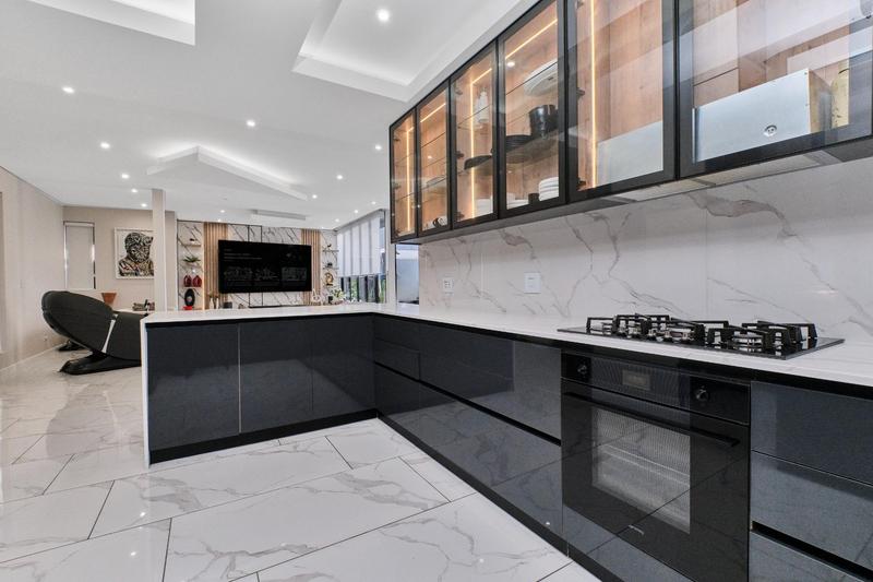 5 Bedroom Property for Sale in Morningside Gauteng