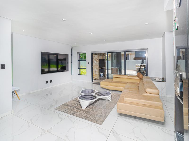 6 Bedroom Property for Sale in Clubview Gauteng