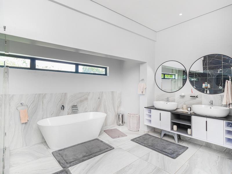 6 Bedroom Property for Sale in Clubview Gauteng