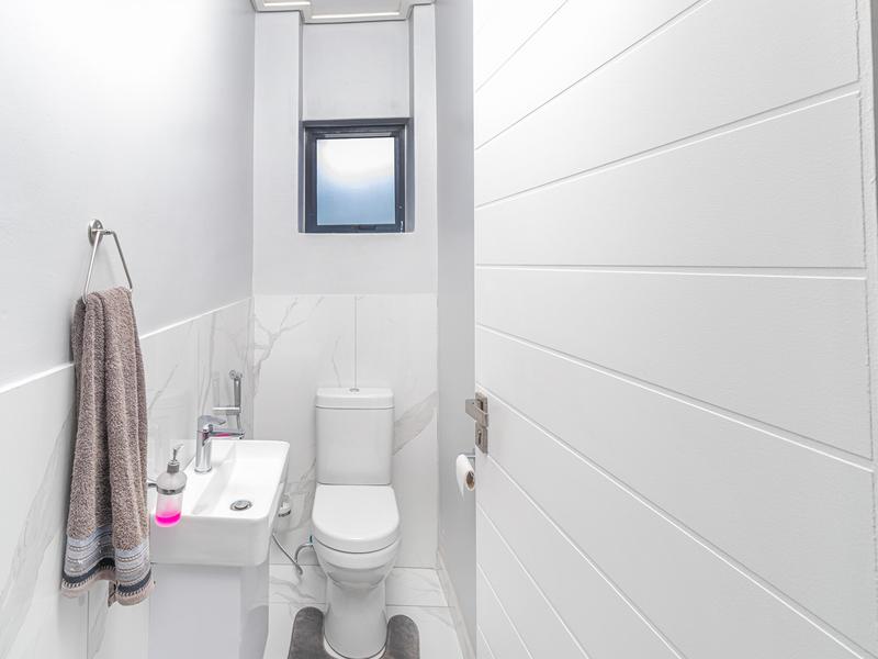 6 Bedroom Property for Sale in Clubview Gauteng