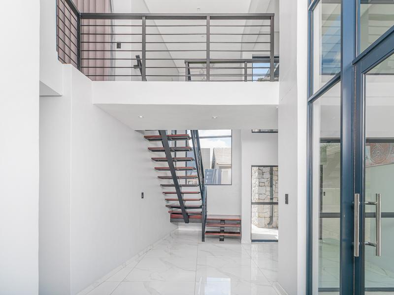 6 Bedroom Property for Sale in Clubview Gauteng