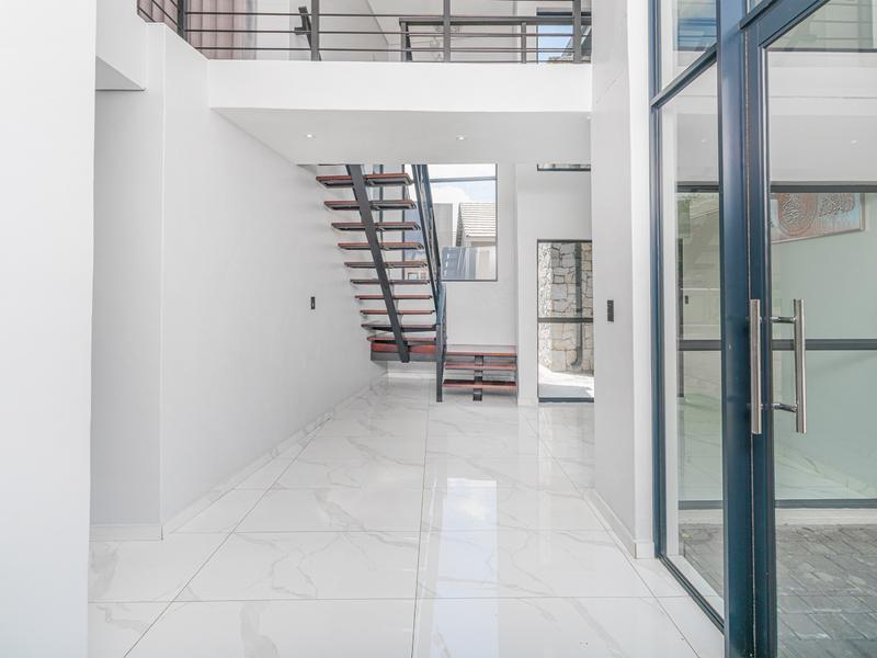 6 Bedroom Property for Sale in Clubview Gauteng