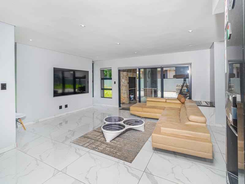 6 Bedroom Property for Sale in Clubview Gauteng