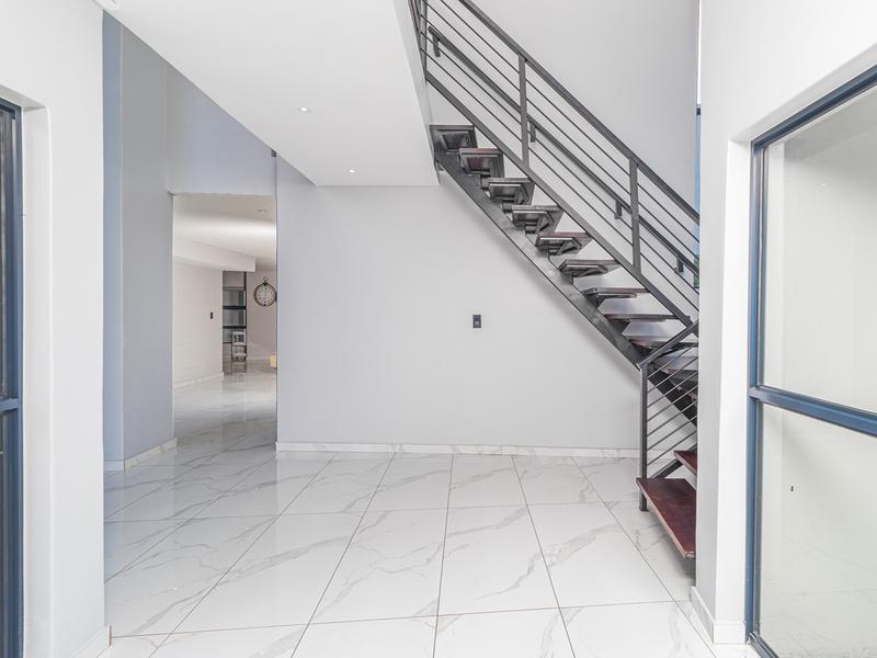 6 Bedroom Property for Sale in Clubview Gauteng