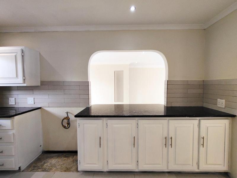 3 Bedroom Property for Sale in Roodepoort Gauteng