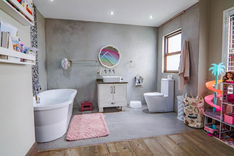 To Let 5 Bedroom Property for Rent in Copperleaf Estate Gauteng