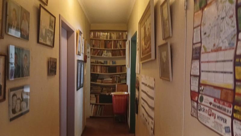 5 Bedroom Property for Sale in Clayville Gauteng