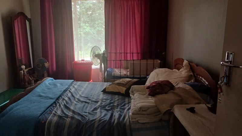 5 Bedroom Property for Sale in Clayville Gauteng