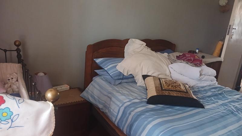 5 Bedroom Property for Sale in Clayville Gauteng