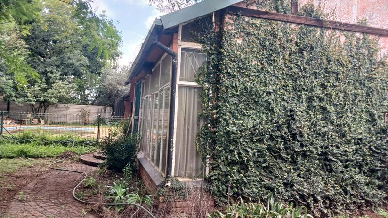 5 Bedroom Property for Sale in Clayville Gauteng